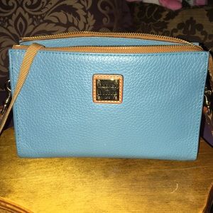👛❤️Small Crossbody Dooney and Bourke